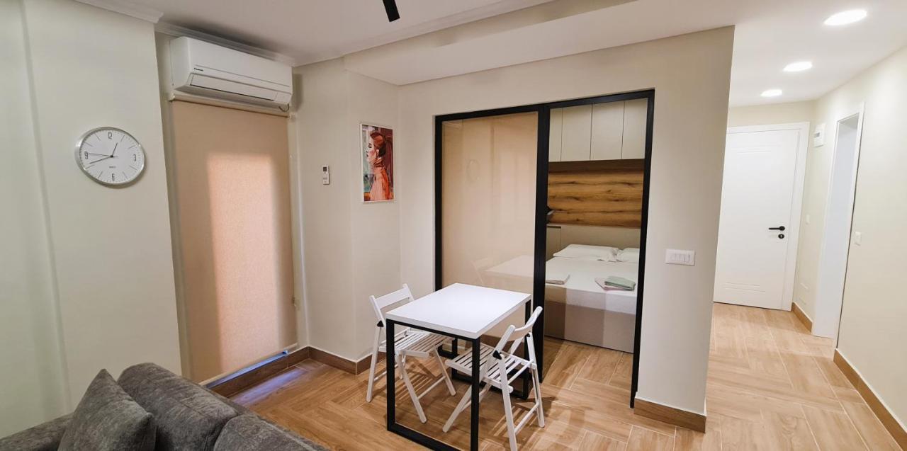 2V1 - Center Apartment 4 Тирана Экстерьер фото