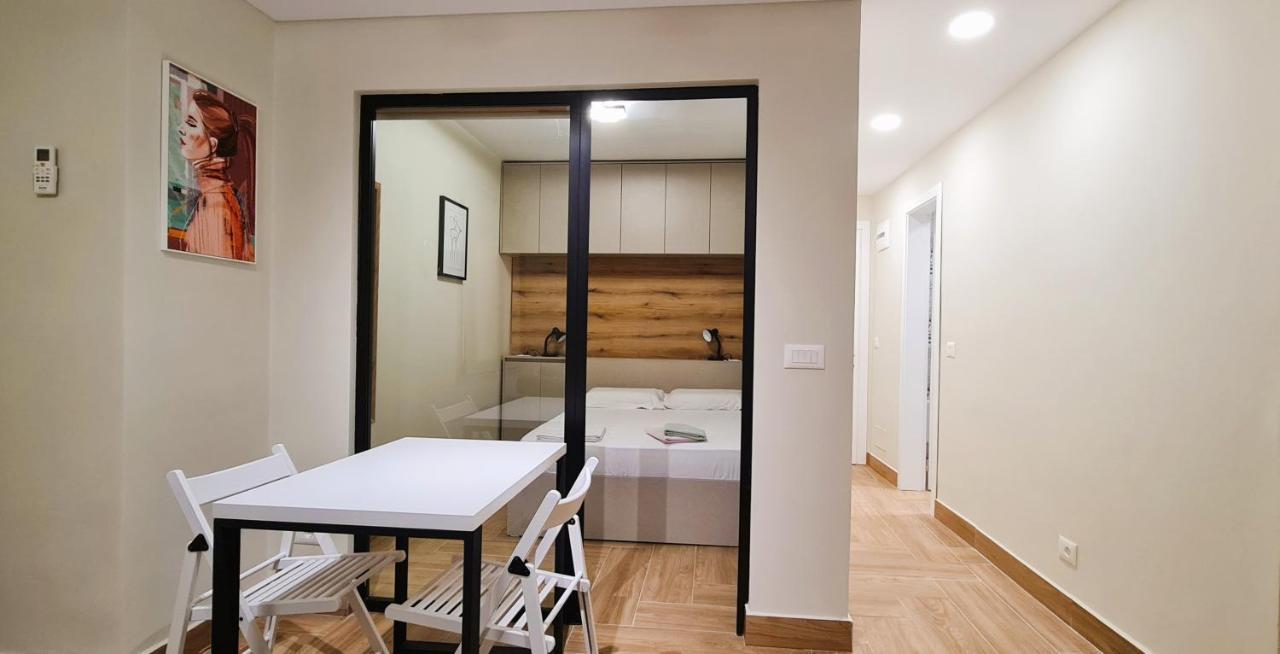 2V1 - Center Apartment 4 Тирана Экстерьер фото